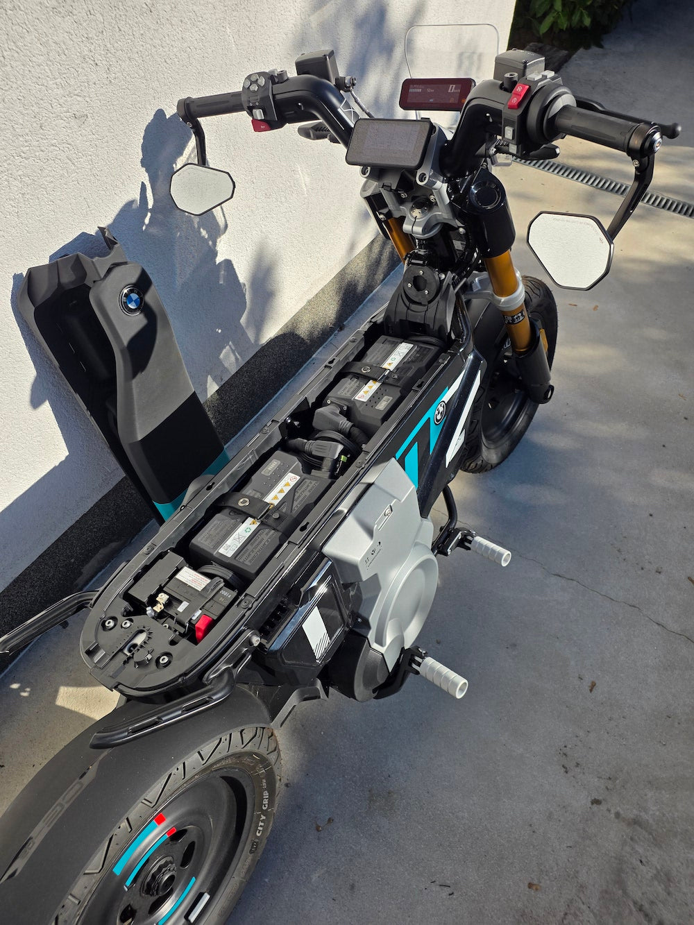 BMW CE 02 eParkourer