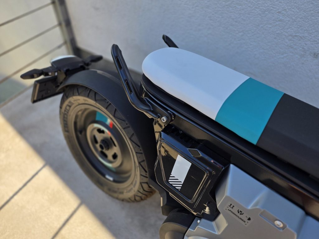 BMW CE 02 eParkourer